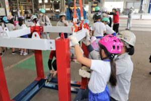 日野小見学